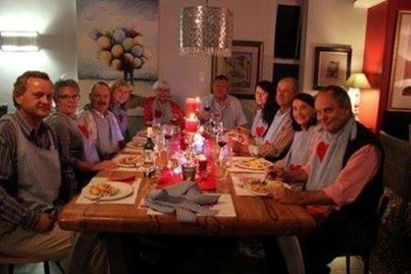  â€˜n Gesellige oomblik aan â€˜n Valentynstafel wat deur Dawie en Vera Swart ten bate van BARC gereÃ«l is